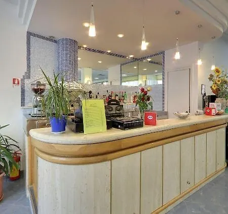 Nord Est Hotel 4*