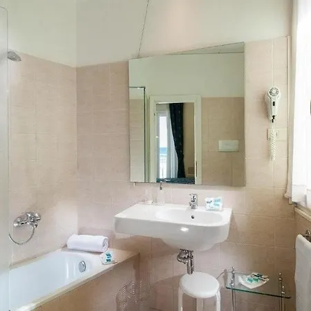 Nord Est Hotel 4*
