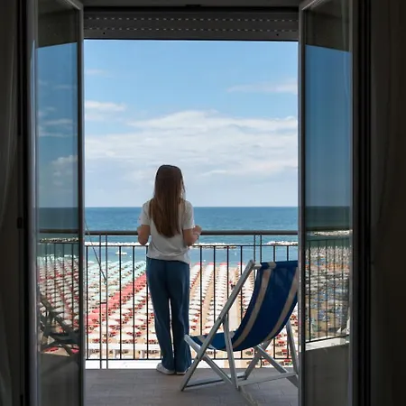 Nord Est Hotel 4*