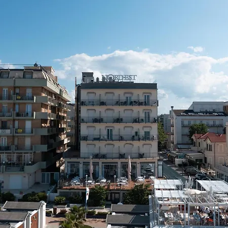 Nord Est Hotel 4*