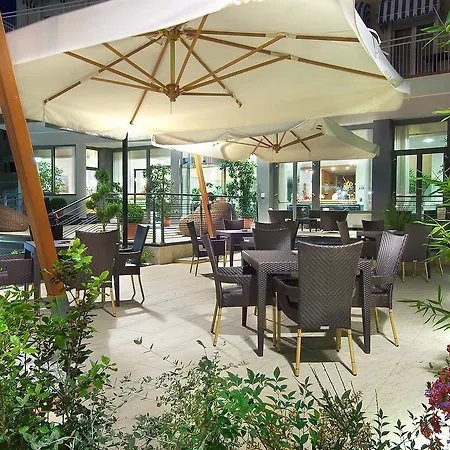 Nord Est Hotel 4*